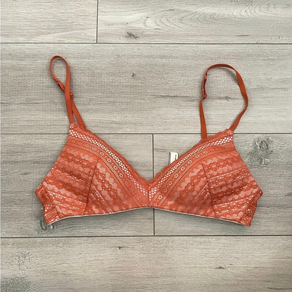 LIKE NEW Victorias Secret Wireless Bra
